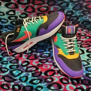 Nike Air Max 1 Windbreaker Size 10.5 BLACK/FLASH CRIMSON-KINETIC GREEN-PURPLE